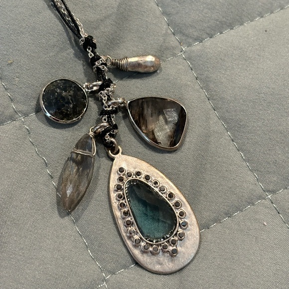 Jewelry - 18" long necklace